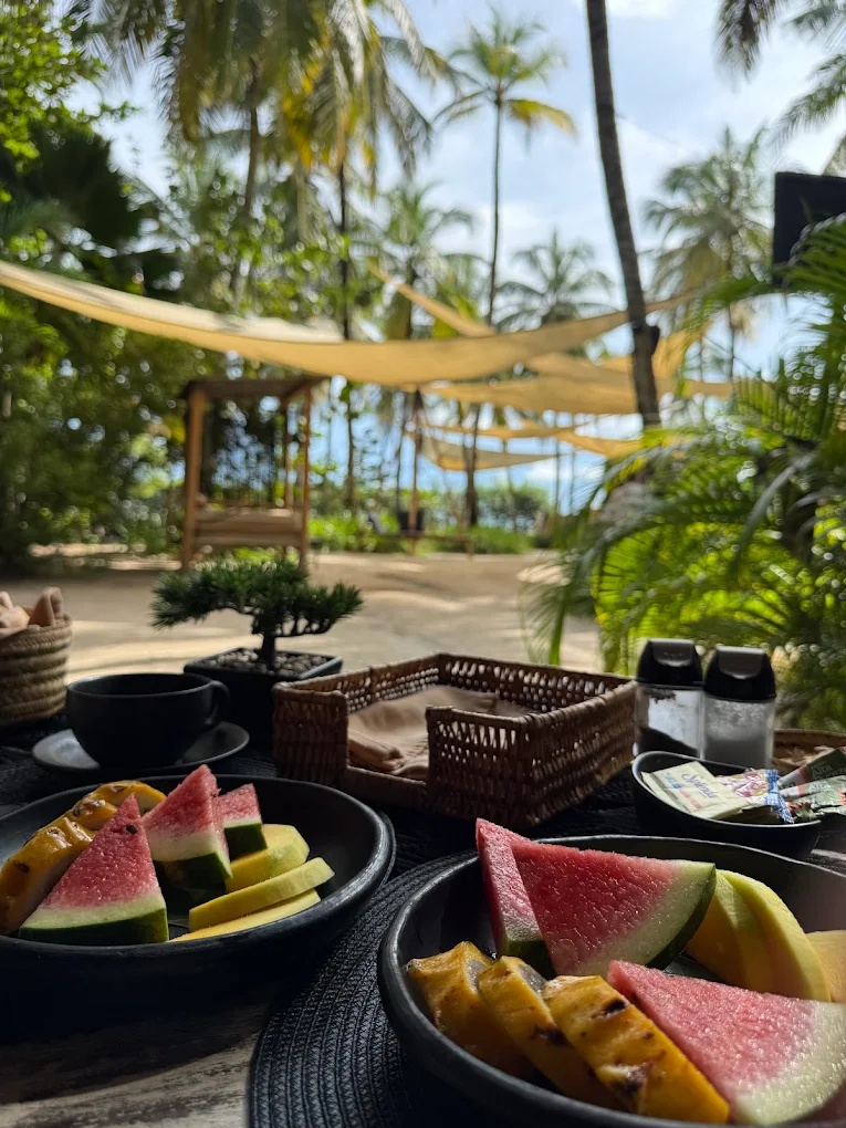 Éteka Beach — Day Pass