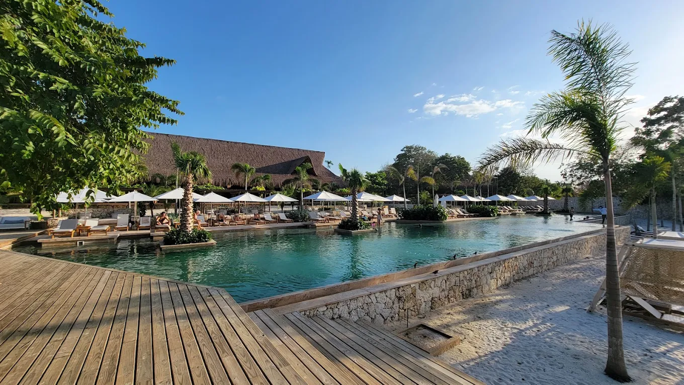 Makani Luxury Wanderlust — Day Pass
