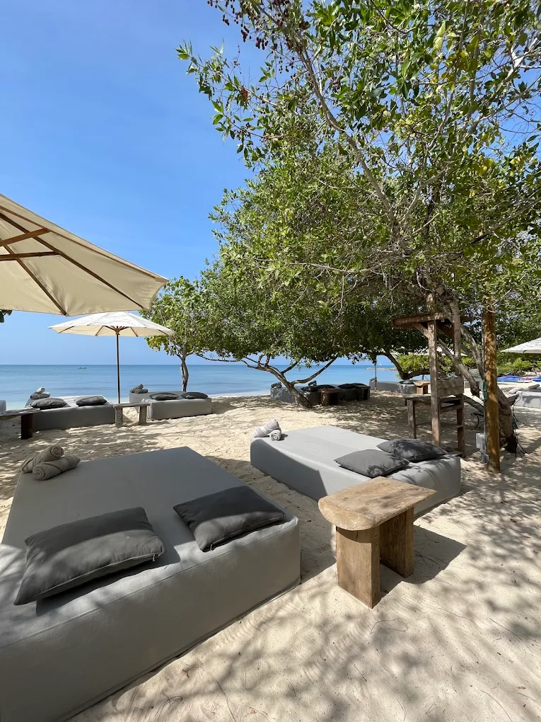 Sabai Beach Club