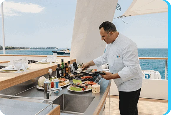 Private Chef Experience on Your Yacht – Dining at Sea