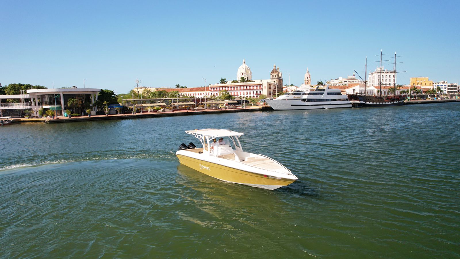 Luxury Yacht & Boat Rentals – Rosario Islands & Cartagena Bay